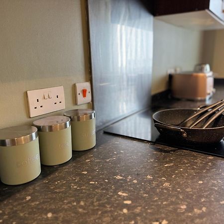 Group Bookings: Up To 30 Guests Across 5 Spacious Flats! Keyless Access Free Wifi & Parking 伯明翰 外观 照片