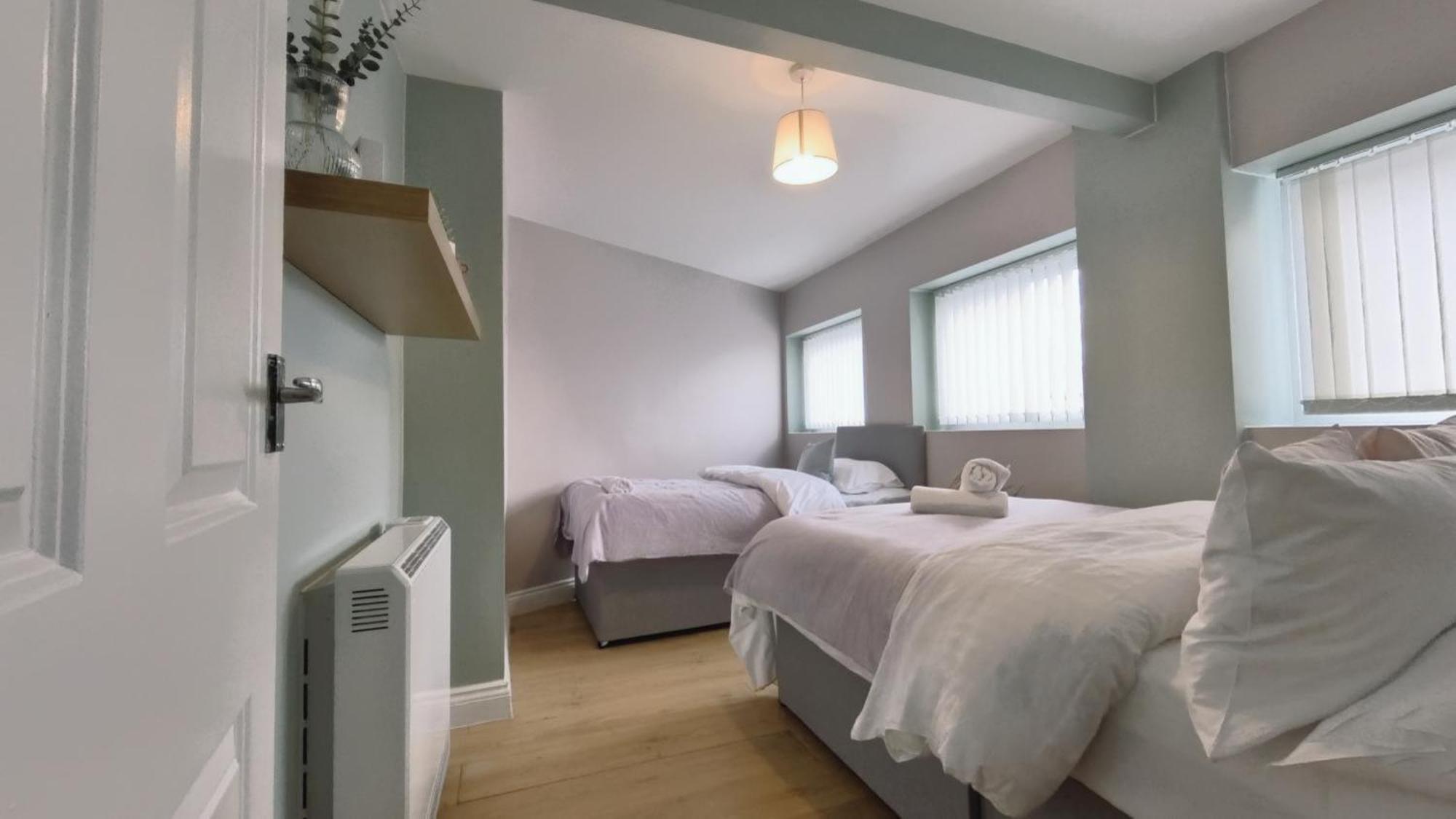 Group Bookings: Up To 30 Guests Across 5 Spacious Flats! Keyless Access Free Wifi & Parking 伯明翰 外观 照片