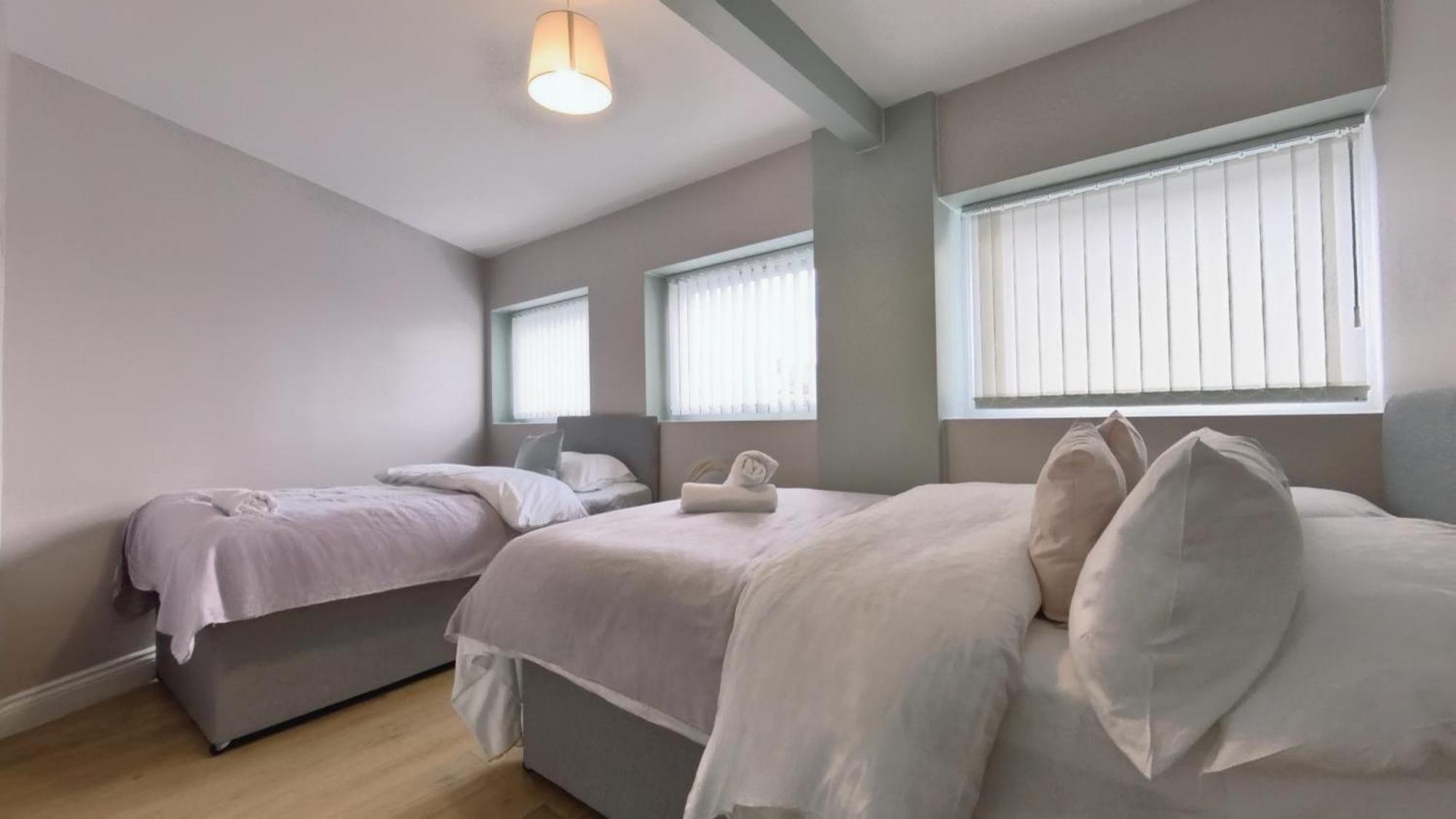 Group Bookings: Up To 30 Guests Across 5 Spacious Flats! Keyless Access Free Wifi & Parking 伯明翰 外观 照片