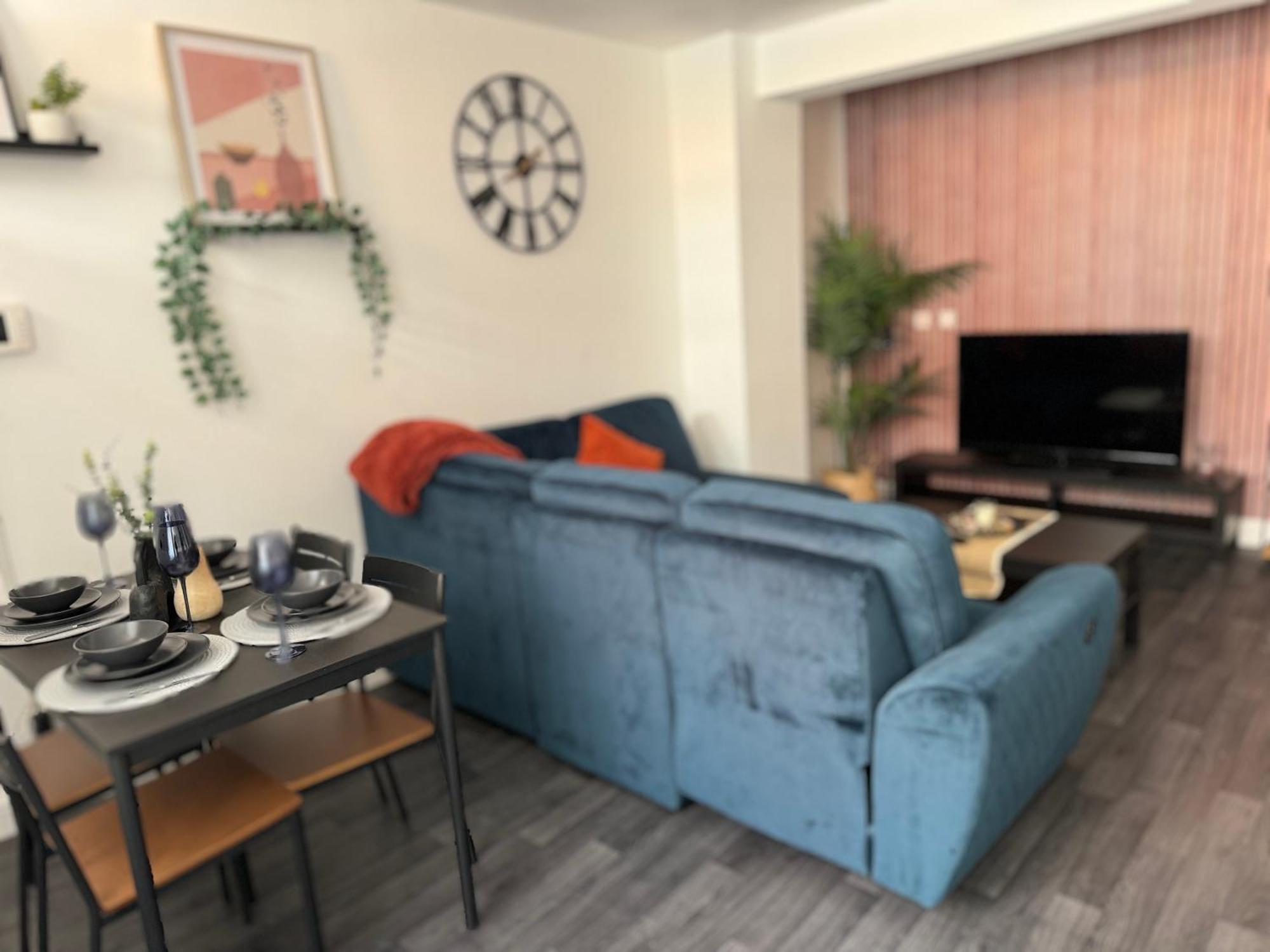 Group Bookings: Up To 30 Guests Across 5 Spacious Flats! Keyless Access Free Wifi & Parking 伯明翰 外观 照片