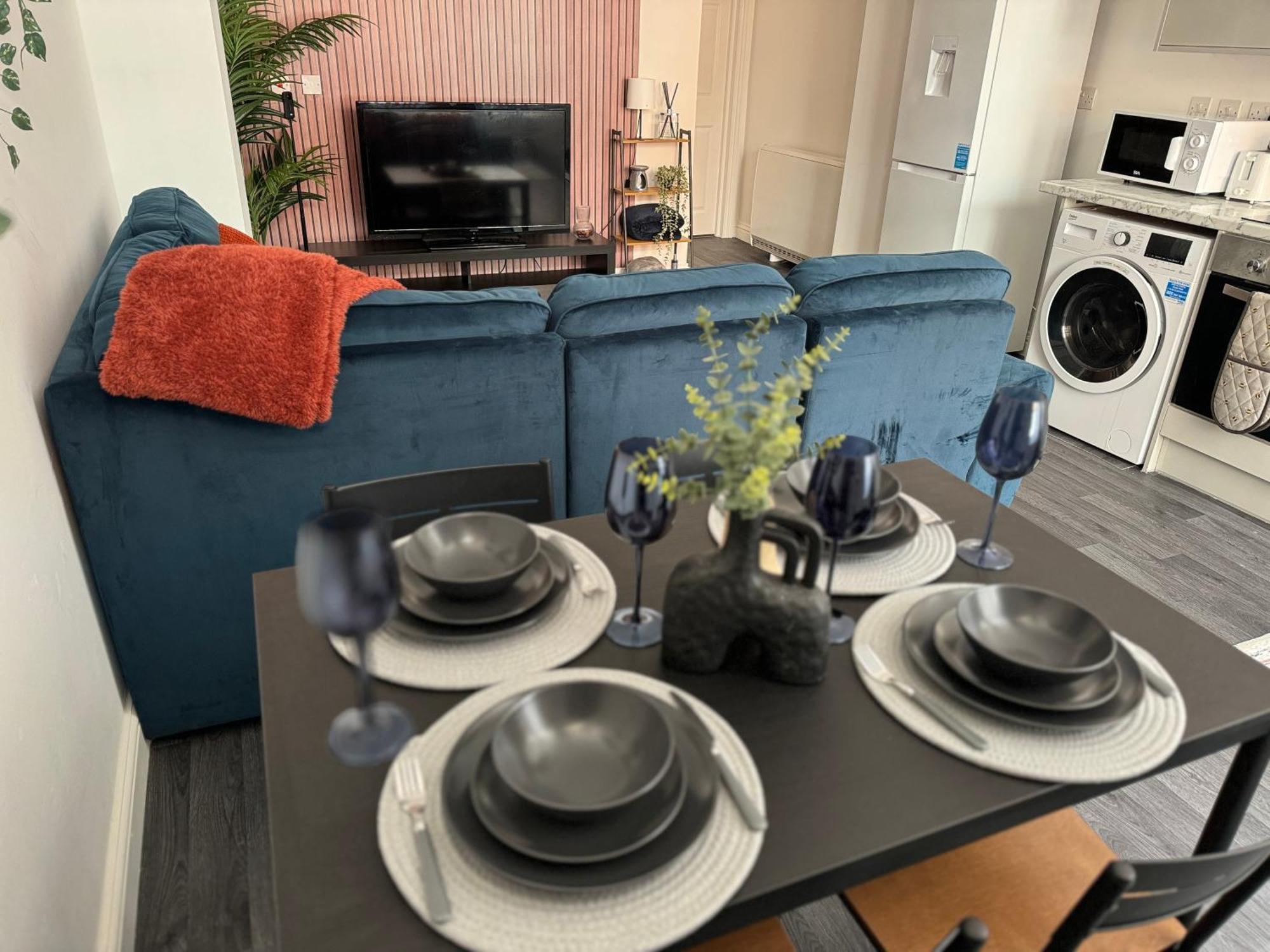 Group Bookings: Up To 30 Guests Across 5 Spacious Flats! Keyless Access Free Wifi & Parking 伯明翰 外观 照片