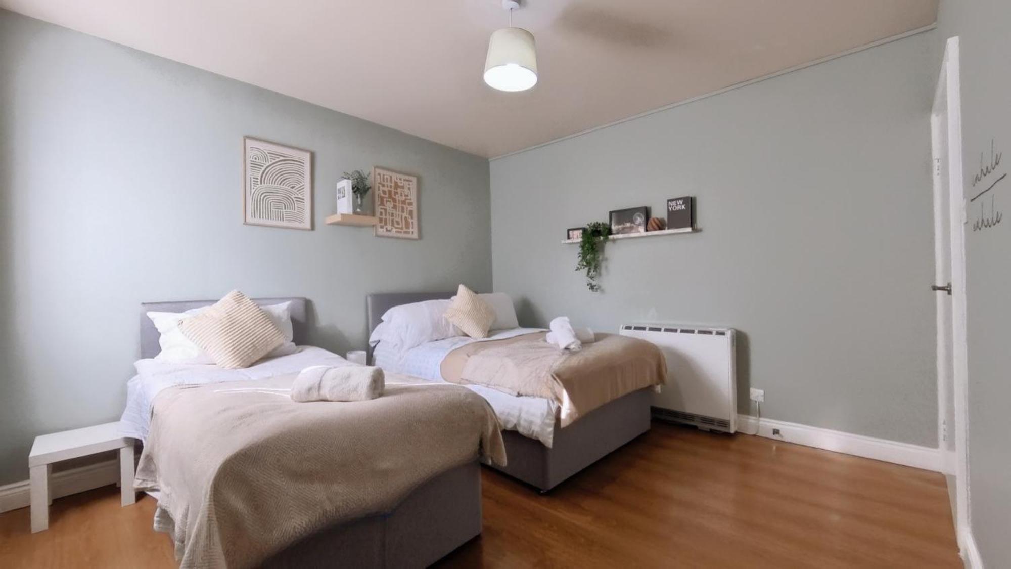 Group Bookings: Up To 30 Guests Across 5 Spacious Flats! Keyless Access Free Wifi & Parking 伯明翰 外观 照片