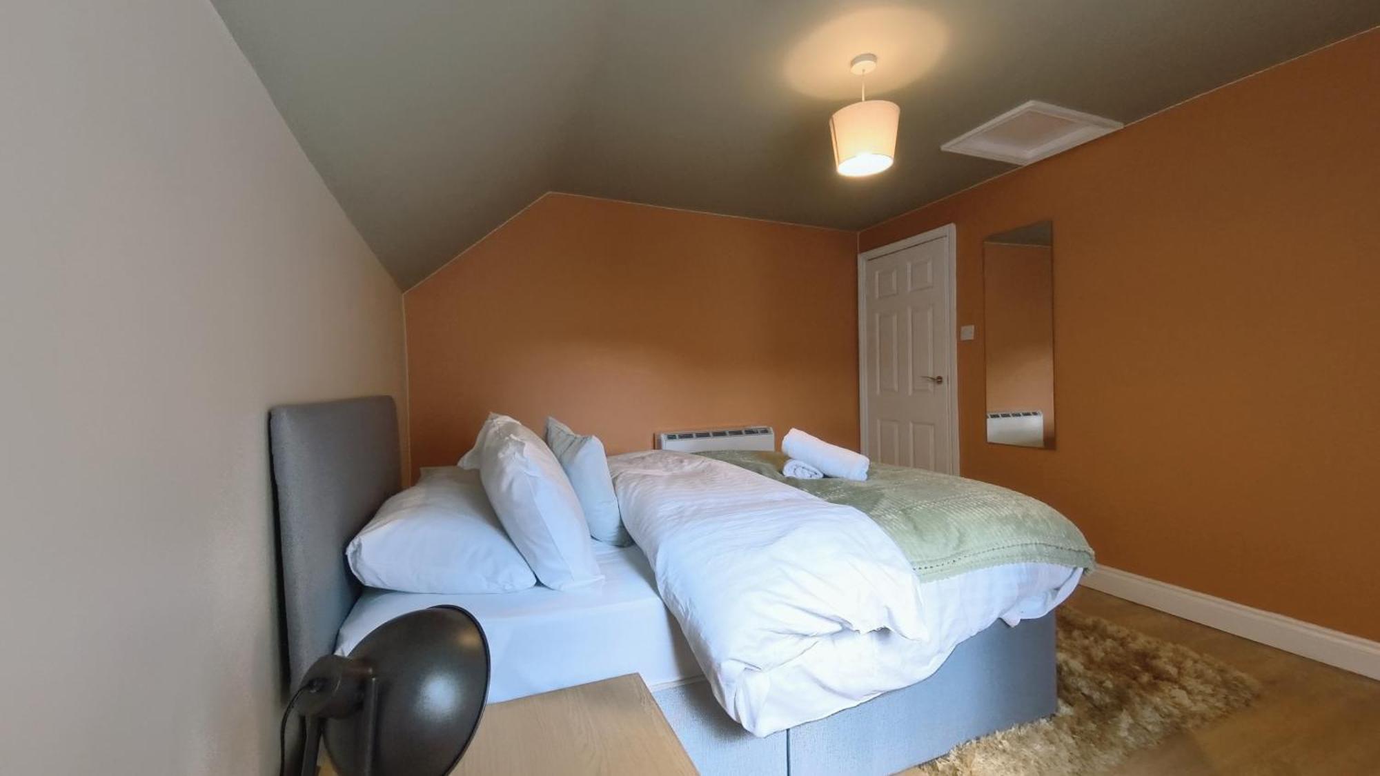 Group Bookings: Up To 30 Guests Across 5 Spacious Flats! Keyless Access Free Wifi & Parking 伯明翰 外观 照片
