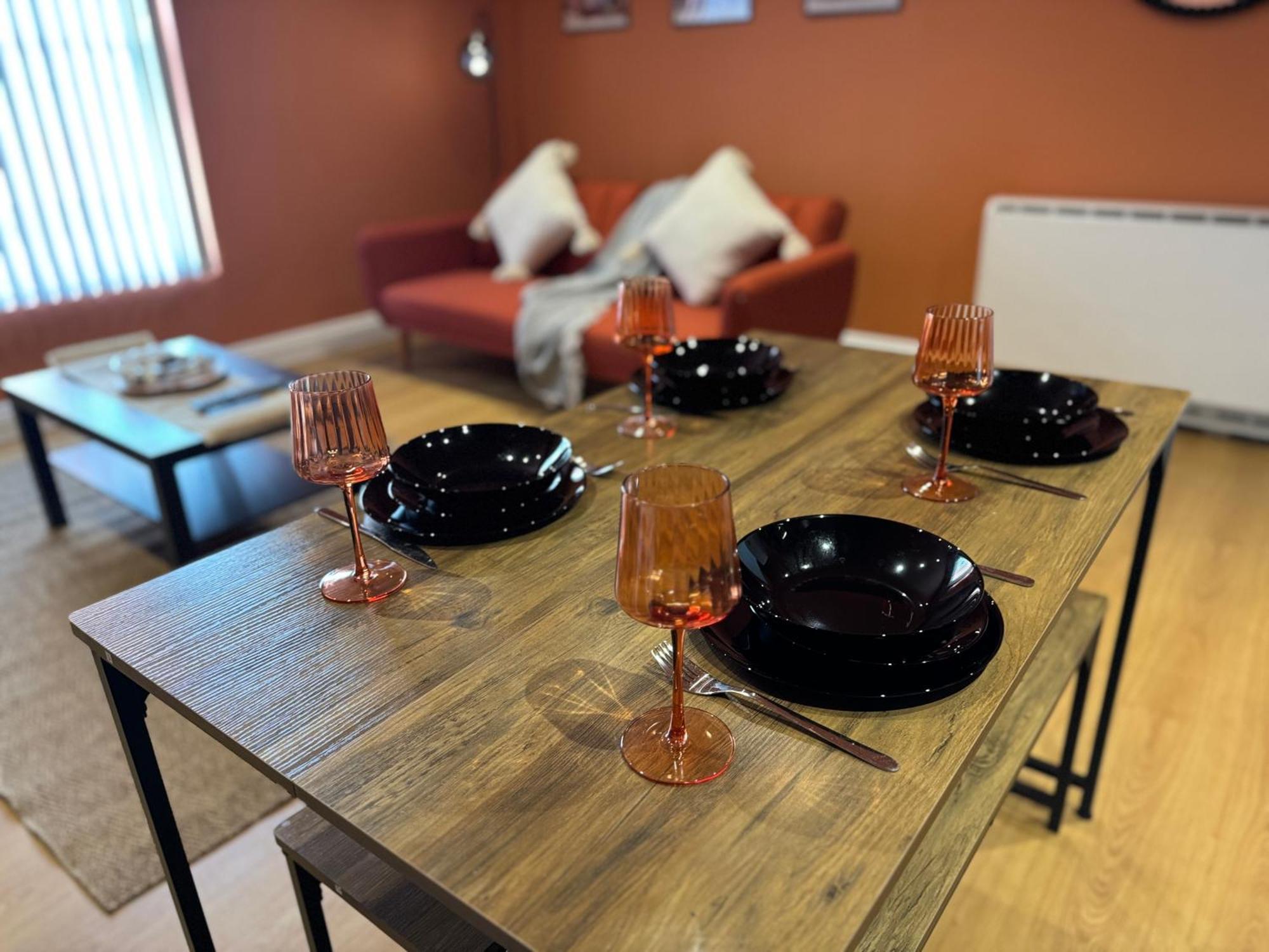Group Bookings: Up To 30 Guests Across 5 Spacious Flats! Keyless Access Free Wifi & Parking 伯明翰 外观 照片